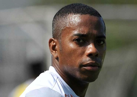 Ministro do STJ determina que Robinho entregue passaporte à Justiça