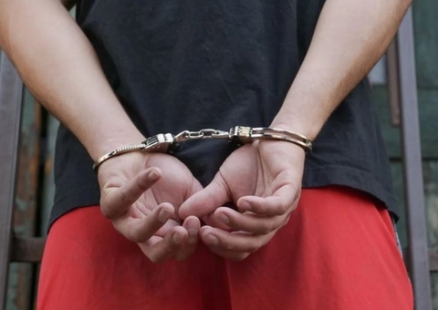 'Profeta' suspeito de estupro diz que só é pastor da porta da igreja para dentro