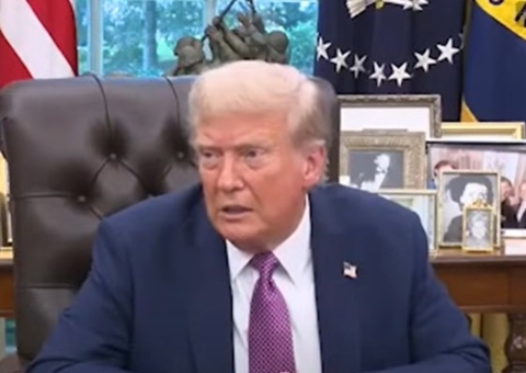 Trump ordena abertura de arquivos secretos sobre OVNIs e critica Obama