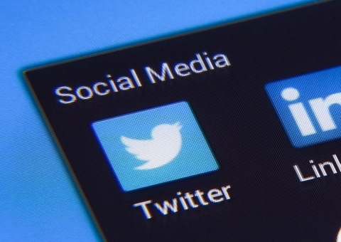 Twitter se recusa a tirar do ar posts com apologia da violência nas escolas e causa mal-estar em reunião