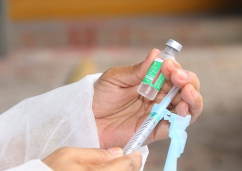 Queiroga anuncia dose de reforço da vacina contra Covid para profissionais da saúde