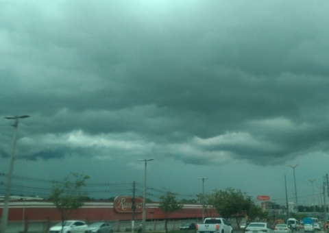 Manaus registra desabamentos, alagamentos e deslizamentos nesta terça-feira