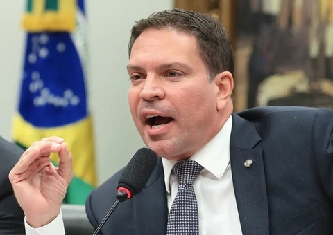 Câmara anula passaporte diplomático de Alexandre Ramagem após cassação