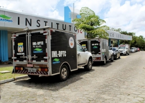 Homem é morto a tiros e companheiros são baleados em comunidade de Manaus