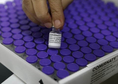 Reino Unido aprova uso da Pfizer em adolescentes 