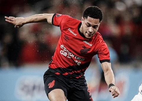 Sporting entra na briga por Vitor Roque e se aproxima de acerto