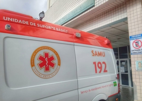 Acidente entre carro e motocicleta deixa dois feridos no Armando Mendes 