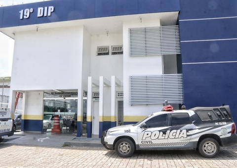 Mulher suspeita de estelionato é presa tentando aplicar golpe de R$ 120 mil