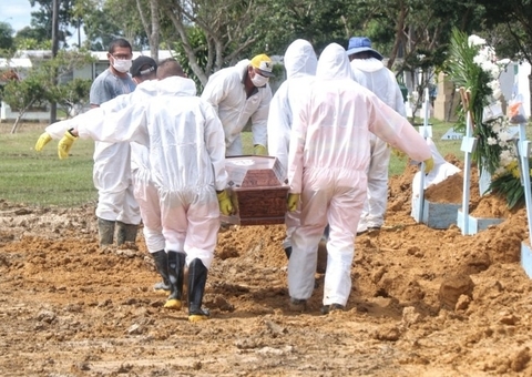 Manaus registra mais de 40 enterros nesta segunda-feira
