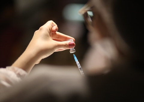 Brasil registra 92 mortes e 12,6 mil novos casos de covid-19