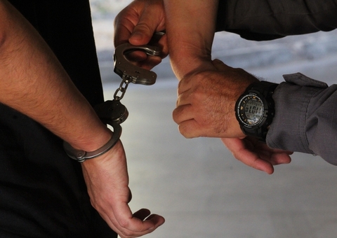 Homem é preso por estuprar e filmar abusos contra irmãos de 12 anos em Manaus