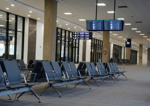 Imigrante retido em aeroporto está com catapora e Mpox é descartada 