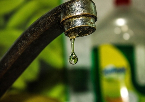 População de Manaus sofre com falta de água após apagão de energia