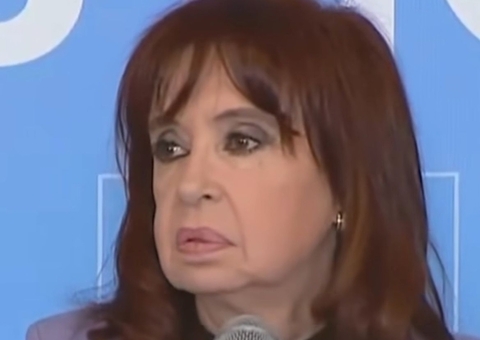Ex-presidente da Argentina Cristina Kirchner começa a cumprir prisão domiciliar