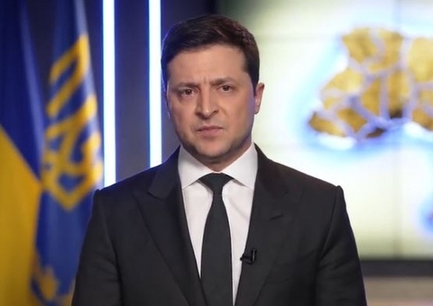 Presidente da Ucrânia diz que 56 foguetes e 113 mísseis foram lançados pela Rússia