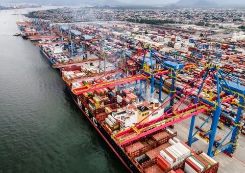 Governo federal vai dar nome de Pelé ao porto de Santos