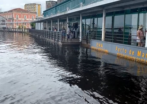 Rio Negro sobe novamente e iguala marca da maior cheia do Amazonas
