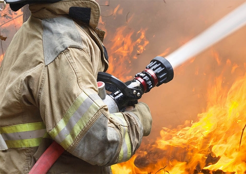 Casal que teve imóvel atingido por incêndio em shopping vizinho deve ser indenizado