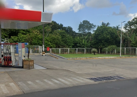 Homem desce do carro em avenida de Manaus e acaba morto a tiros