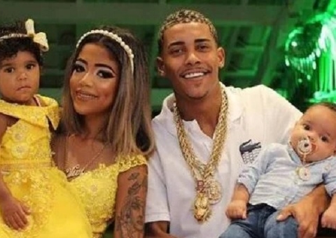 Mc Poze anuncia fim do namoro com adolescente grávida pela 3ª vez