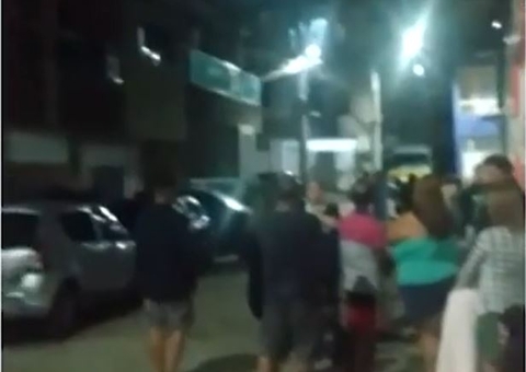 Pânico: Moradores abandonam prédios ao ouvirem estalos e acharem rachaduras