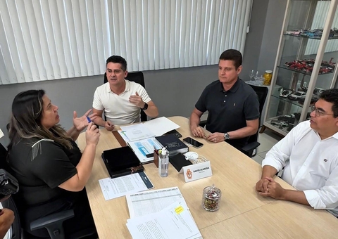 Prefeito sanciona reajuste salarial e unificação de data-base para servidores municipais de Manaus