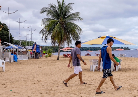 Prefeitura alerta público sobre horários de banho na praia da Ponta Negra