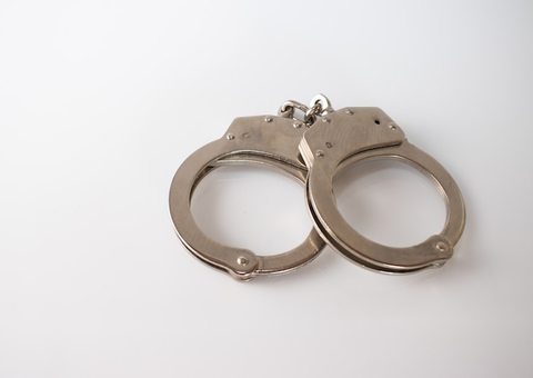 Dois homens são presos e um adolescente apreendido após 'arrastão' em Manaus