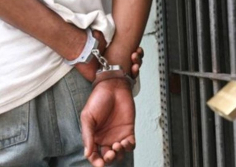 Homem é preso após fazer arrastões em rede de drogarias em Manaus