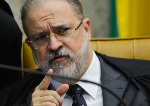 PGR Augusto Aras gera revolta após ataques à jornalista Miriam Leitão: 'tem fetiche comigo'