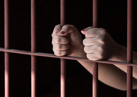 Mulher tenta matar PM atropelado em condomínio de Manaus