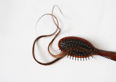 Especialistas falam sobre tratamentos para queda de cabelo pós Covid