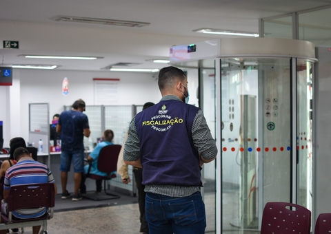 Três agências bancárias são multadas por descumprir Lei das Filas em Manaus