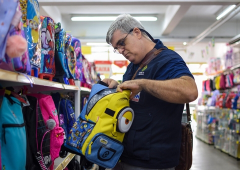 Procon-AM divulga lista de itens proibidos no material escolar