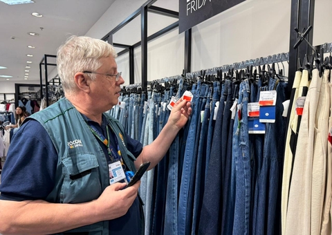 Shoppings de Manaus são fiscalizados durante operação na Black Friday