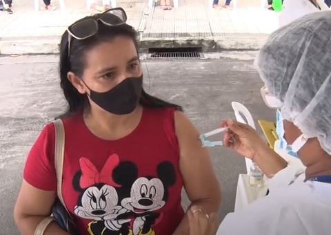 Vacinação de professores começa em Manaus e no interior do Amazonas