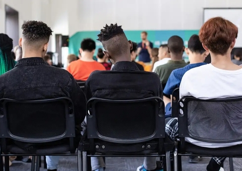 Governo cria 6,7 mil novos cargos para professores e técnicos