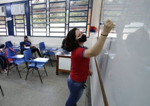 Profissionais da Seduc recebem nesta quinta abono do Fundeb de até R$ 37 mil