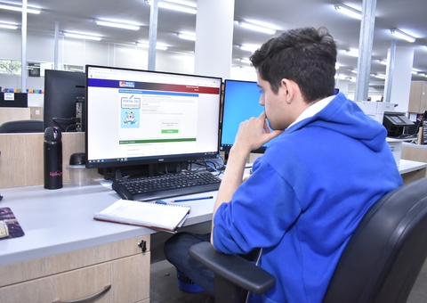 Prefeitura prorroga prazo de inscrições no Programa Bolsa Idiomas 