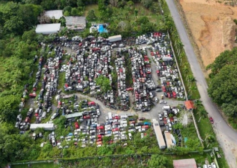 Criminosos invadem parqueamento da PC pela 3ª vez e roubam nove veículos no Tarumã