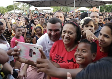 Ato pró-Lula, com governadora Fátima Bezerra, é interrompido por tiros em Natal