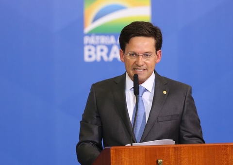 Dez ministros do Governo Federal deixam os cargos nesta quinta-feira