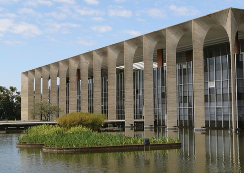 Itamaraty prepara retirada de brasileiros que estão na Ucrânia