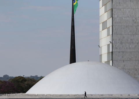 Senado aprova realocação de verba para piso da enfermagem