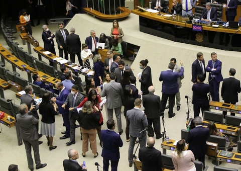 Semana na Câmara terá discussão da PEC que aumenta Auxílio Brasil