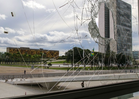 PGR pede inclusão de Bolsonaro em inquérito sobre atos de vandalismo