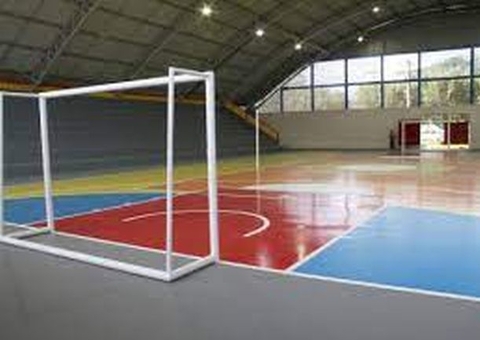 Quadra coberta gasta R$ 1,11 milhão em Manicoré