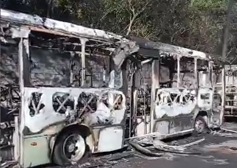 Ônibus voltam a circular após frotas serem atacadas e incendiadas em Manaus