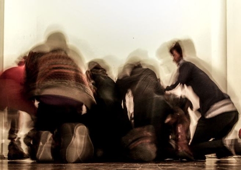 Homem é linchado por populares e executado a tiros por justiceiro em Manaus