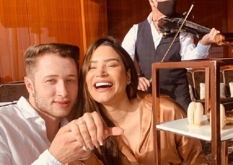 Ex-A Fazenda Raissa Barbosa fica noiva de ex-ator pornô Victor Ferraz em Dubai